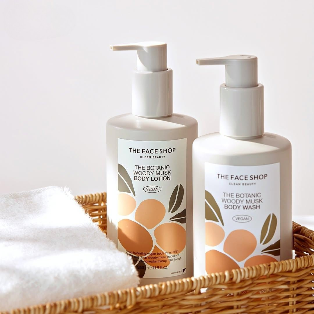 THE BOTANIC WOODY MUSH BODY WASH